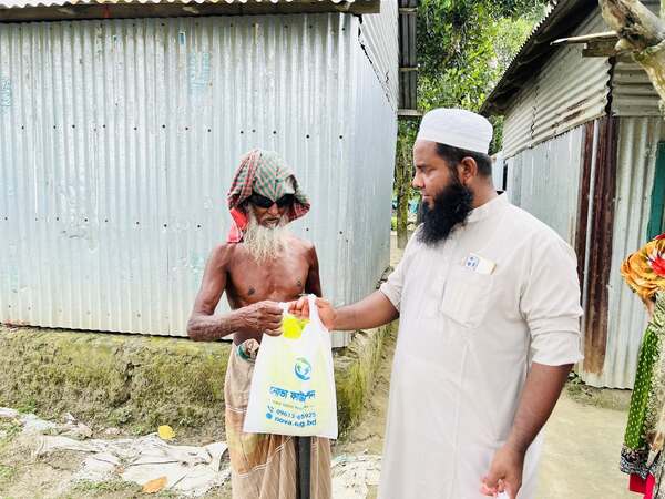 ধারাবর্ষা চর এলাকায় সহায়তা প্রদান