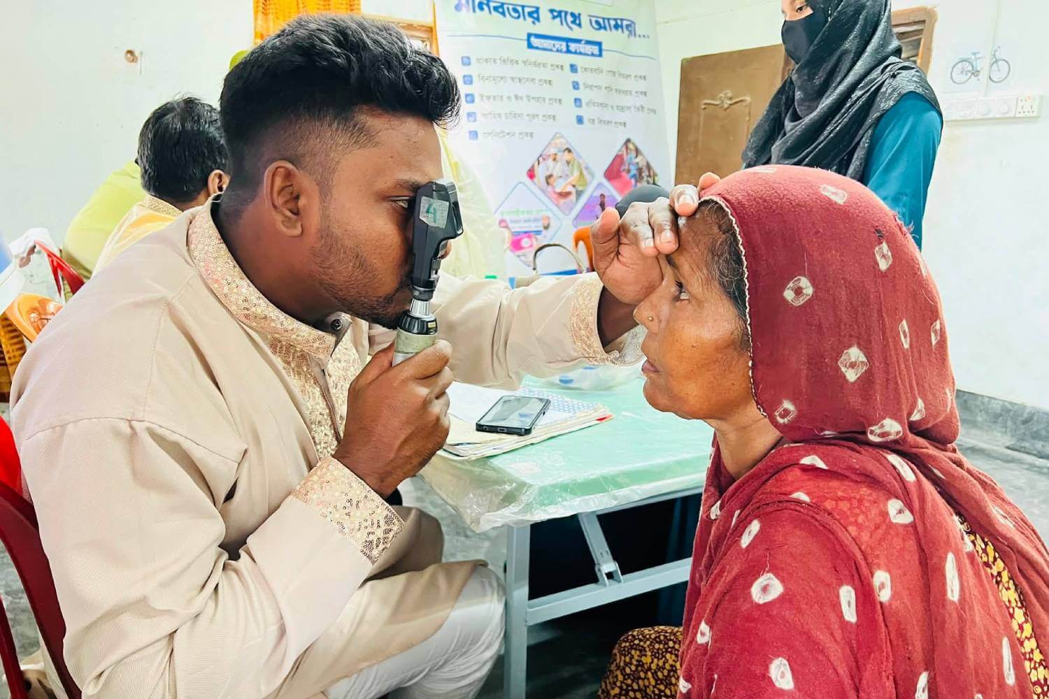 বিনামূল্যে চক্ষু ও স্বাস্থ্যসেবা কার্যক্রম সফলভাবে সম্পন্ন 